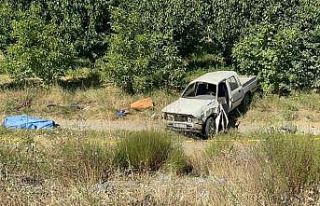 Şarampole devrilen kamyonette yaşlı çifti ölüm...