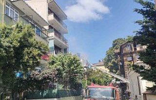 Sarıyer’de kullanılmayan ahşap köşk yandı