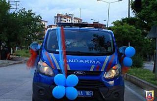 Şehit çocuğunun sünnet arabası jandarmadan