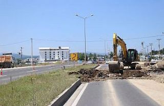 Selin hasar verdiği D-100 kara yolunda onarım çalışması...