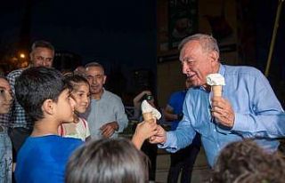 Seyhan’da ‘dondurma kebap’ şovu