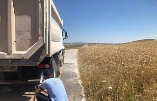 Seyir halindeki kamyon alev aldı