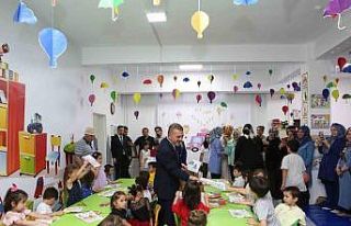 Sincan Belediyesi çocuklara dondurma ikram etti