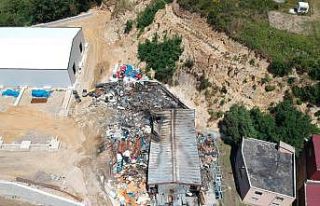 Sinop’ta inşaat firması deposu yangında küle...