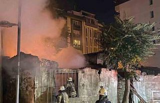 Şişli’de gecekonduda çıkan yangın korkuttu