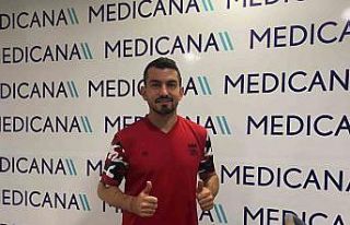 Sivasspor’un yeni transferi Emrah Başsan sağlık...