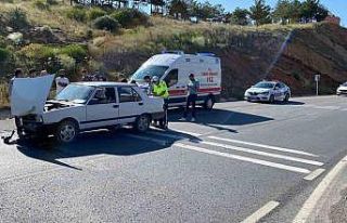 Sivas’ta iki otomobil çarpıştı: 2’si çocuk...