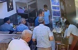 Soluk borusuna yemek kaçan müşterisini ’Heimlich’...