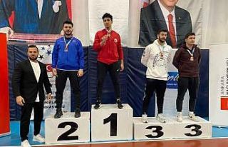 Sporcular, Anadolu Üniversitesini bu yıl da başarıyla...