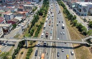 Sultanbeyli’de hafriyat kamyonunun damperi üst...