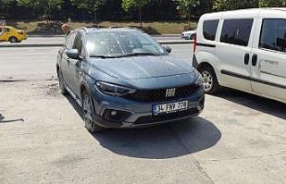 Sultangazi’de hafriyat kamyonundaki beton otomobilin...