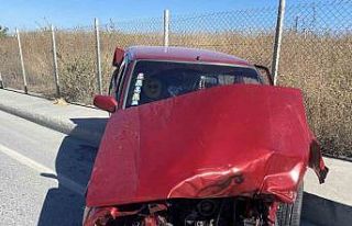 Sultangazi’de park halindeki tıra çarpan sürücü...