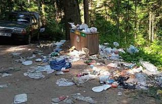 Tabiat parkı çöplüğe döndü