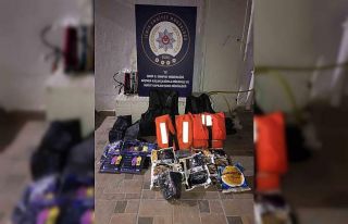 Takside 4 düzensiz göçmen yakalandı