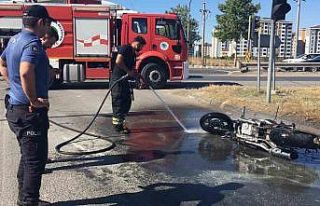 Tamirciden aldığı motosiklet test edilirken kül...