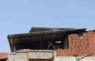 Tandır ocağından çıkan yangında 4 kişi dumandan...