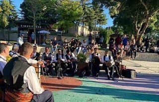 Tarihi Harput’ta parkta konser
