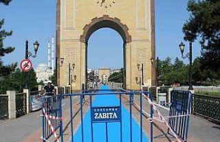 Tarihi Köprü’ye ‘mavi yol’