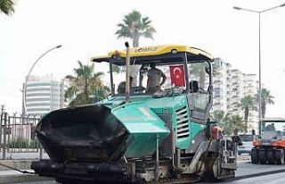 Tarsus Belediyesi birçok mahallede yol çalışmalarını...