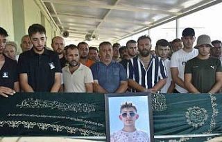 Tartıştığı kişiler tarafından kalbinden bıçaklanarak...