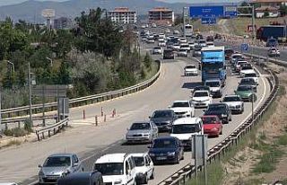Tatilcilerin dönüş yolculuğu sürüyor: 43 ilin...