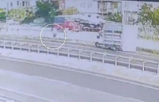 Tekirdağ’da feci kaza kamerada: Kamyonet yayaya...