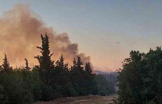 Tekirdağ’daki yangına helikopter desteği ile...