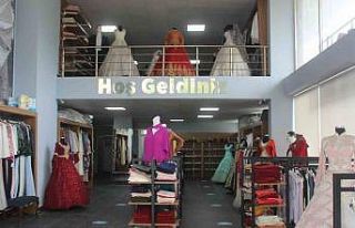 Tekkeköy’de gelinlik ve damatlıklar Hayır Çarşısı’ndan