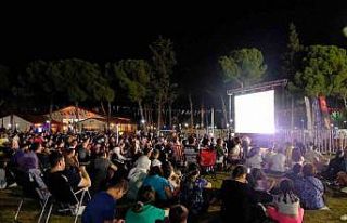 Tekstil Park’taki sinema geceleri yoğun ilgi görüyor