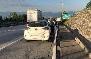 TEM’de polisten kaçan aracın sebep olduğu kazada...