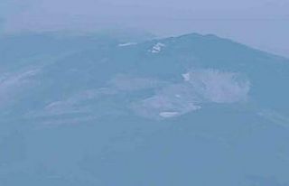 Temmuz ayında Süphan Dağı’nda kar yağışı