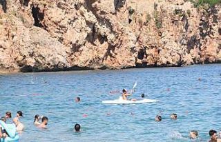 Termometreler 44 dereceyi gösterdi, sıcaktan bunalan...