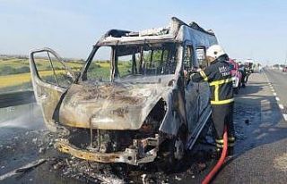 Test sürüşüne çıkan minibüs kül oldu: Sürücü...