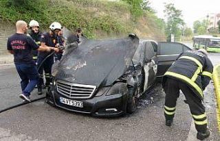 Test sürüşüne çıkardığı lüks otomobil alev...