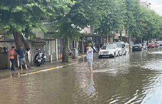Tokat’ta etkili olan sağanak yağış hayatı olumsuz...
