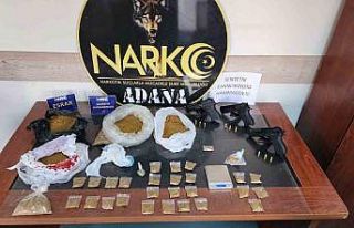 Torbacılardan 1 kilo 590 gram bonzai ele geçirildi,...