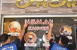 Toroslar’da yabancı tabelalar söküldü