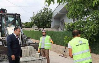 Toroslar’da yol ve kaldırım çalışmaları devam...