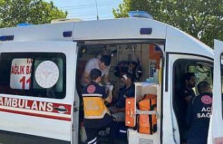 Trafikte yol verme kavgasında muştalı saldırı:...