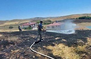Tunceli’de otluk alanda yangın