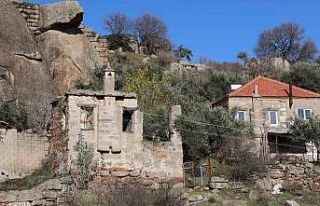 Türkiye’nin ilk kadın muhtarı Gül Esin’in...