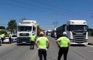 Tuzla’da hız sınırını ihlal eden hafriyat kamyonlarına...