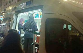 U dönüşü yapan otomobil motosiklete çarptı