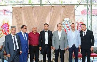 Vali Akbıyık, Karaman ailesinin düğün törenine...