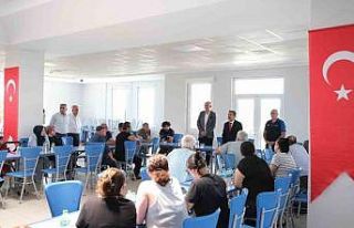 Vali, depremzedelerin derdini dinledi