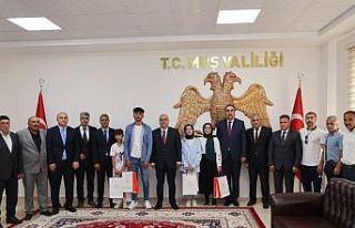 Vali Gündüzöz, YKS ve LGS’de dereceye giren öğrencileri...