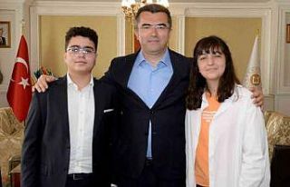 Vali Memiş, LGS şampiyonlarını kabul etti