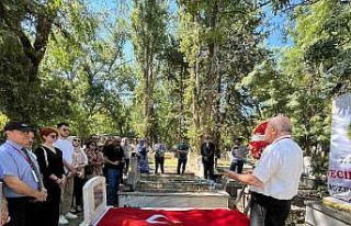 Vecihi Hürkuş kabri başında anıldı