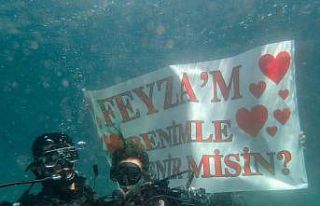 Yalova’da su altında romantik evlilik teklifi