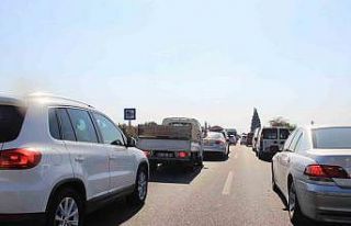Yaz tatiliyle birlikte Aydın’da trafik yoğunluğu...
